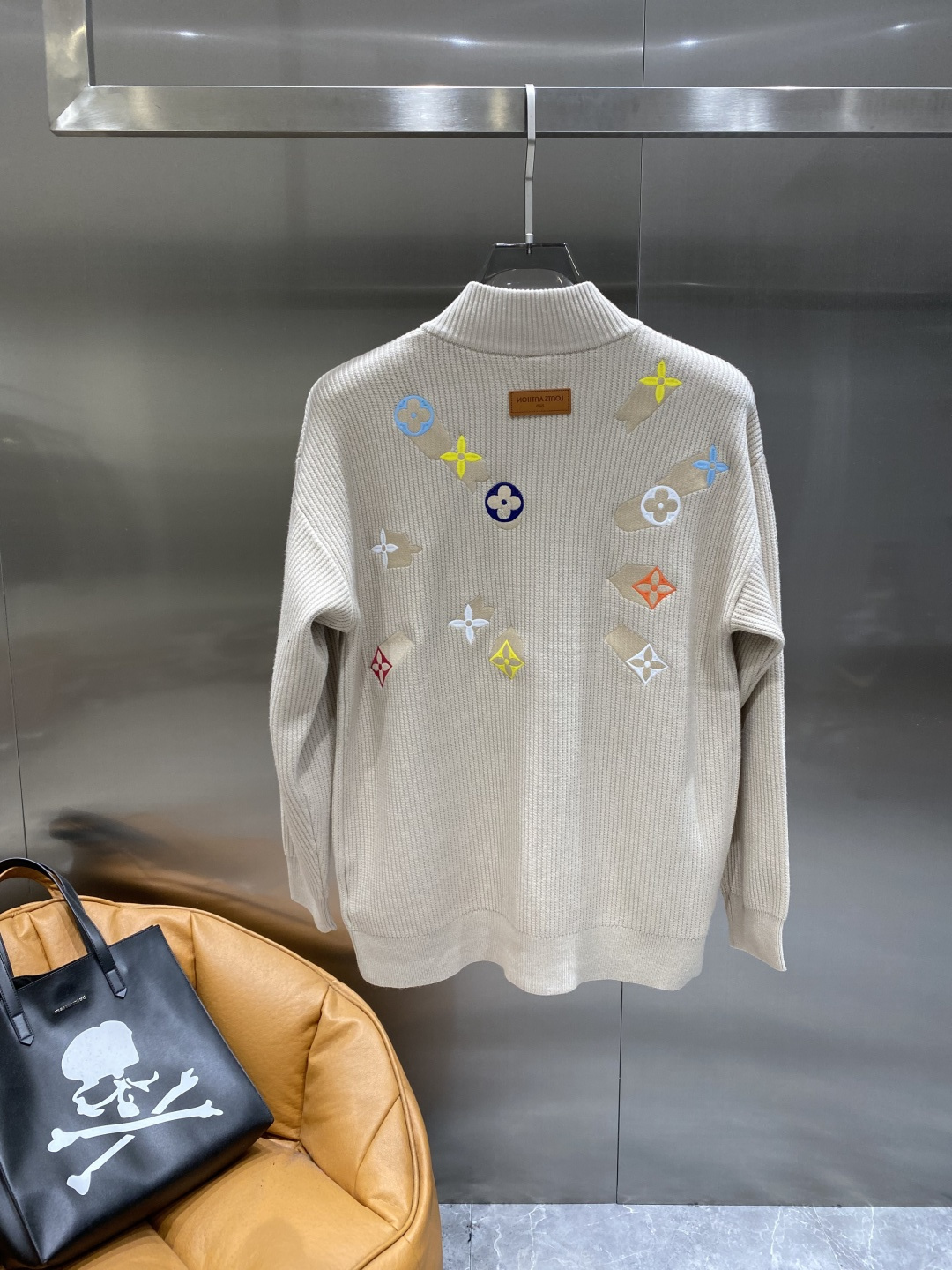 《𝙉𝙚𝙬🤍🖤驴家》25ss秋冬 最新最顶级开衫羊毛针织衫开衫毛衣，精致配色融合新款潮开衫，最顶级的品质专