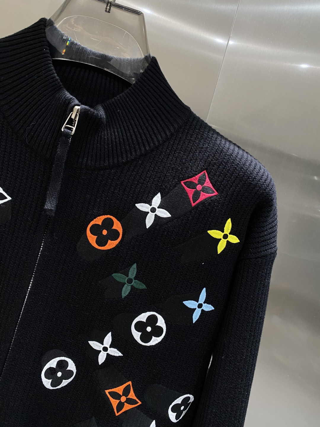 《𝙉𝙚𝙬🤍🖤驴家》25ss秋冬 最新最顶级开衫羊毛针织衫开衫毛衣，精致配色融合新款潮开衫，最顶级的品质专