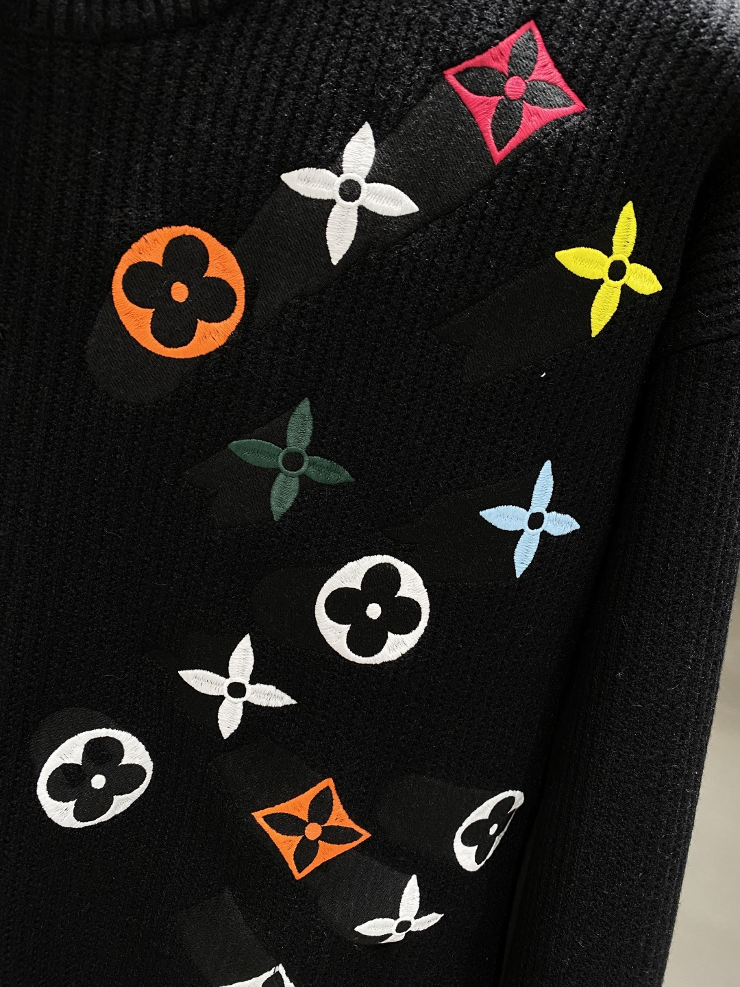 《𝙉𝙚𝙬🤍🖤驴家》25ss秋冬 最新最顶级开衫羊毛针织衫开衫毛衣，精致配色融合新款潮开衫，最顶级的品质专