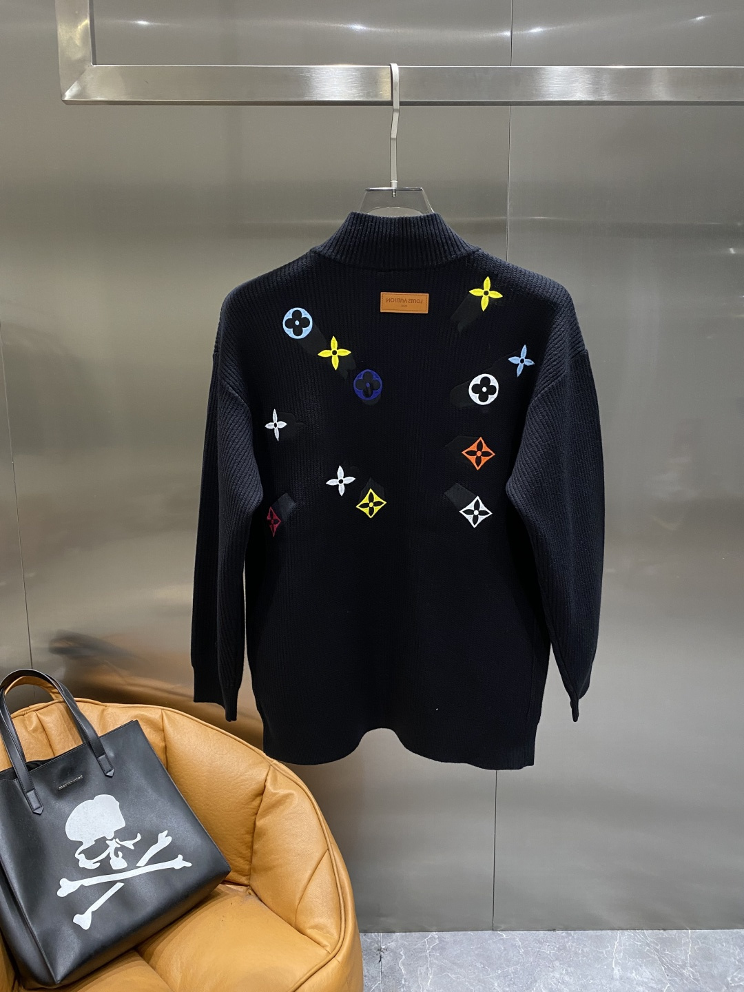 《𝙉𝙚𝙬🤍🖤驴家》25ss秋冬 最新最顶级开衫羊毛针织衫开衫毛衣，精致配色融合新款潮开衫，最顶级的品质专