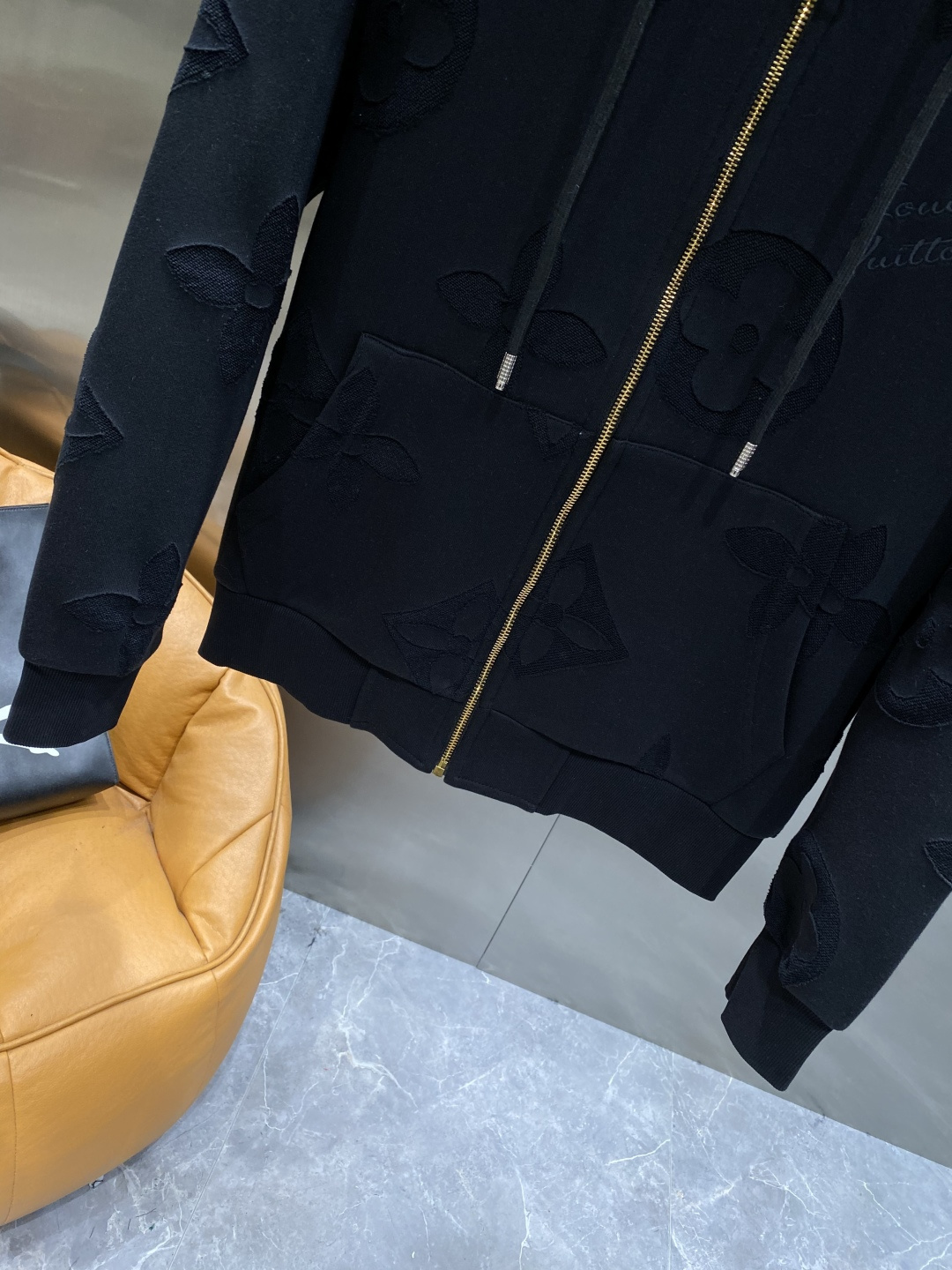 《𝙉𝙚𝙬🤍🖤驴家》2025ss秋冬最新款专柜同款首发！高端时尚休闲开衫外套超正版型上身瞬间变欧巴！简约时