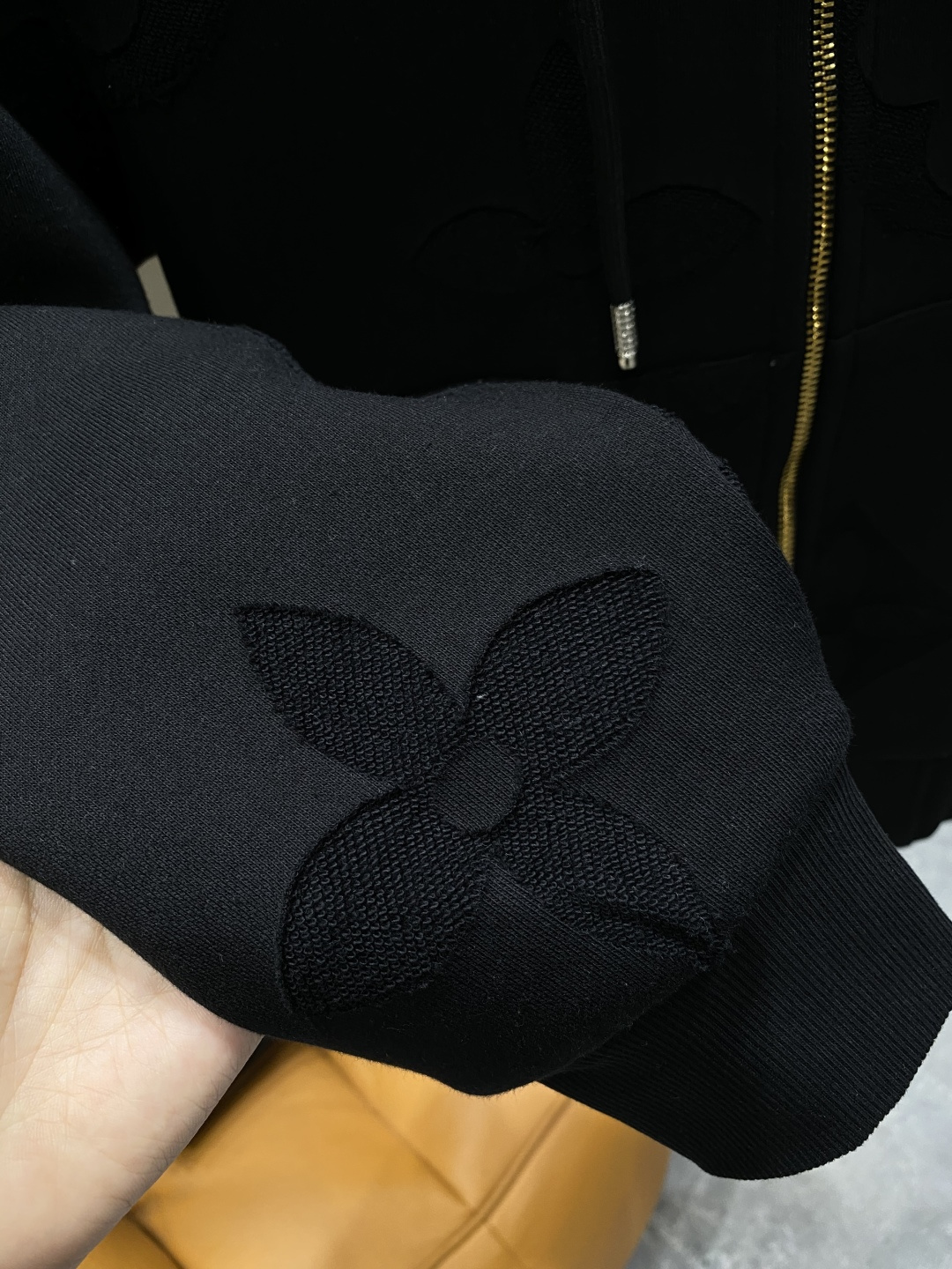 《𝙉𝙚𝙬🤍🖤驴家》2025ss秋冬最新款专柜同款首发！高端时尚休闲开衫外套超正版型上身瞬间变欧巴！简约时