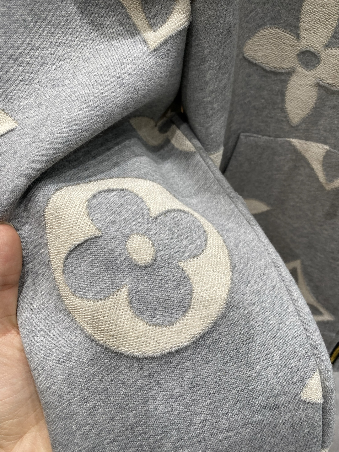 《𝙉𝙚𝙬🤍🖤驴家》2025ss秋冬最新款专柜同款首发！高端时尚休闲开衫外套超正版型上身瞬间变欧巴！简约时