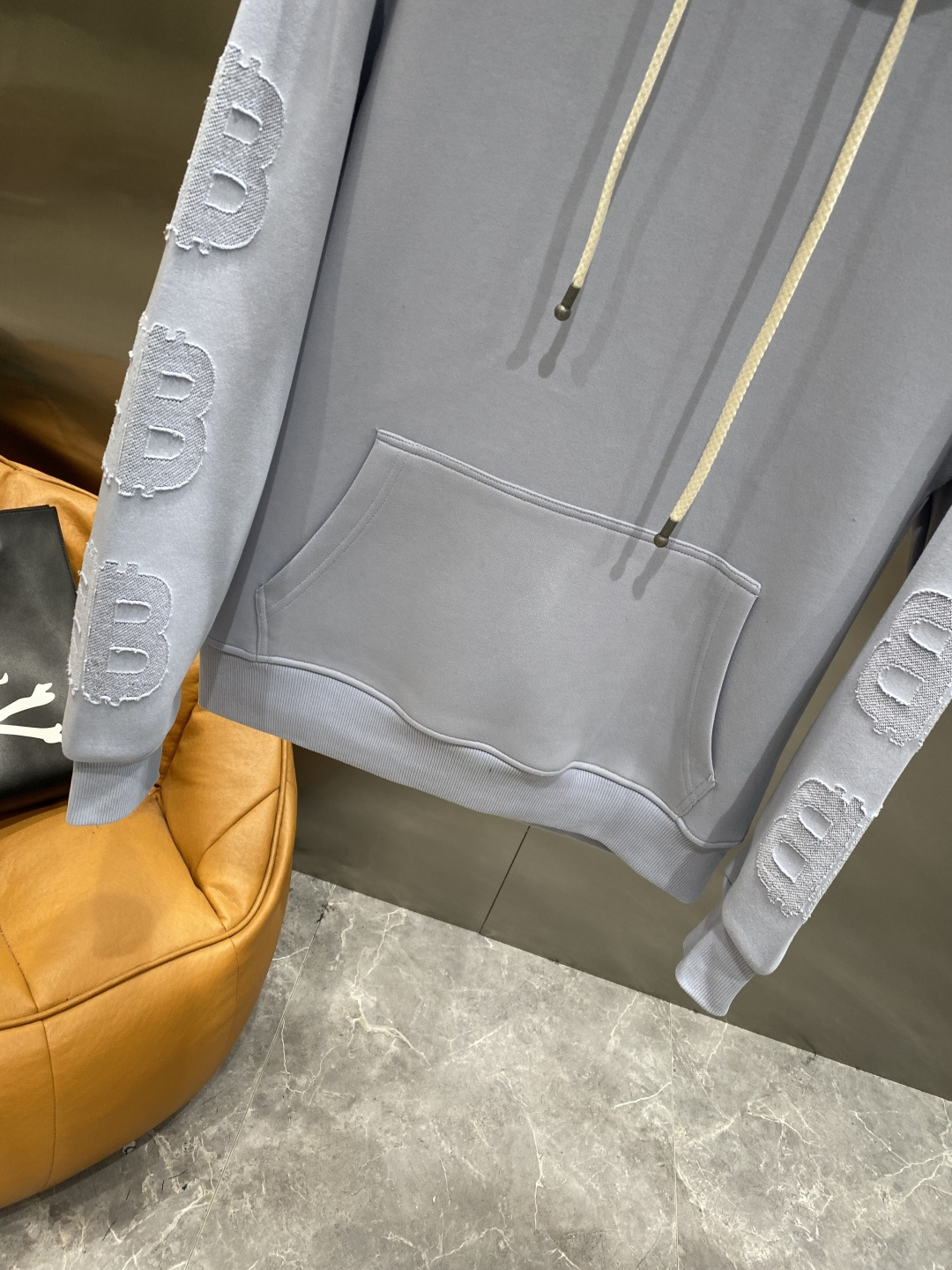 《𝙉𝙚𝙬🤍🖤巴黎家》2025最新卫衣，独家发售！原版复刻，独家设计，超强工艺！极其奢华！版型超赞！尺码 