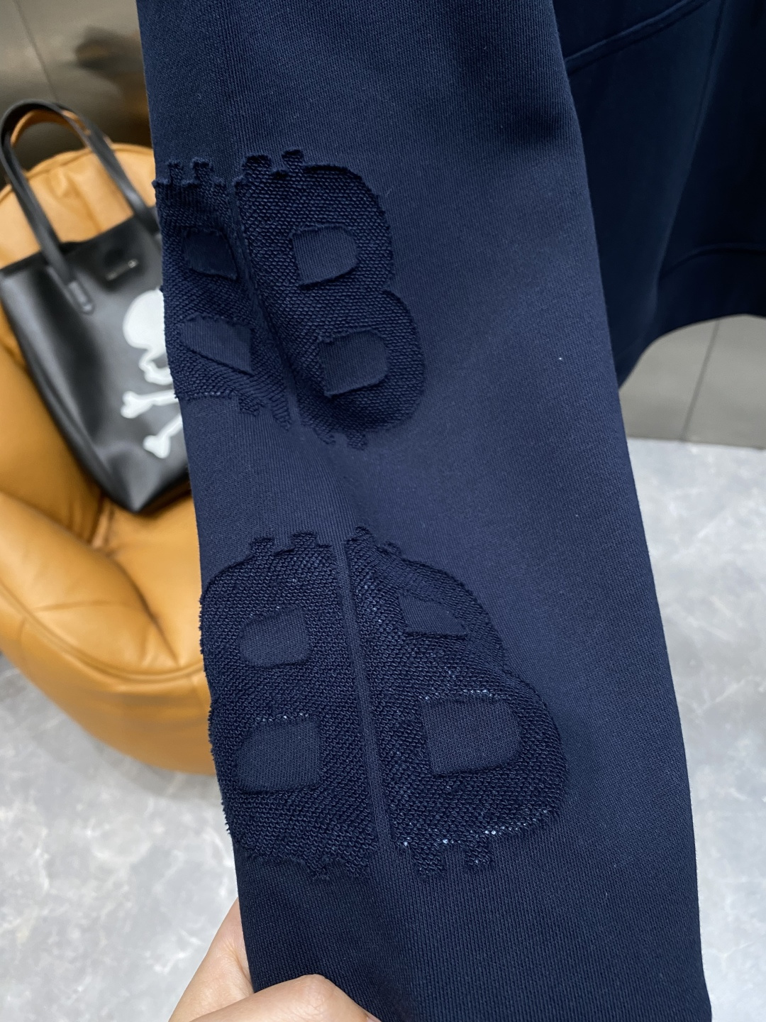 《𝙉𝙚𝙬🤍🖤巴黎家》2025最新卫衣，独家发售！原版复刻，独家设计，超强工艺！极其奢华！版型超赞！尺码 