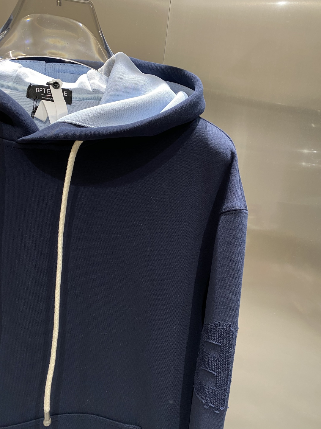 《𝙉𝙚𝙬🤍🖤巴黎家》2025最新卫衣，独家发售！原版复刻，独家设计，超强工艺！极其奢华！版型超赞！尺码 