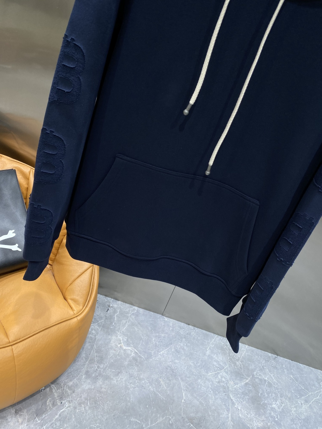 《𝙉𝙚𝙬🤍🖤巴黎家》2025最新卫衣，独家发售！原版复刻，独家设计，超强工艺！极其奢华！版型超赞！尺码 