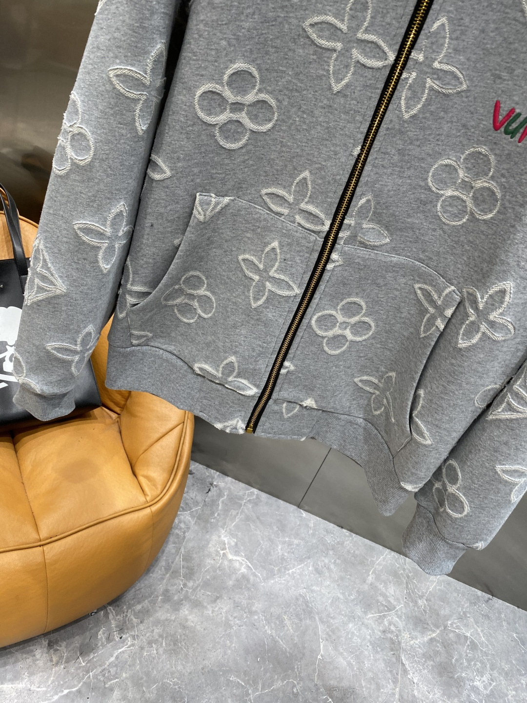 《𝙉𝙚𝙬🤍🖤驴家》2025ss秋冬最新款专柜同款首发！高端时尚休闲开衫外套超正版型上身瞬间变欧巴！简约时