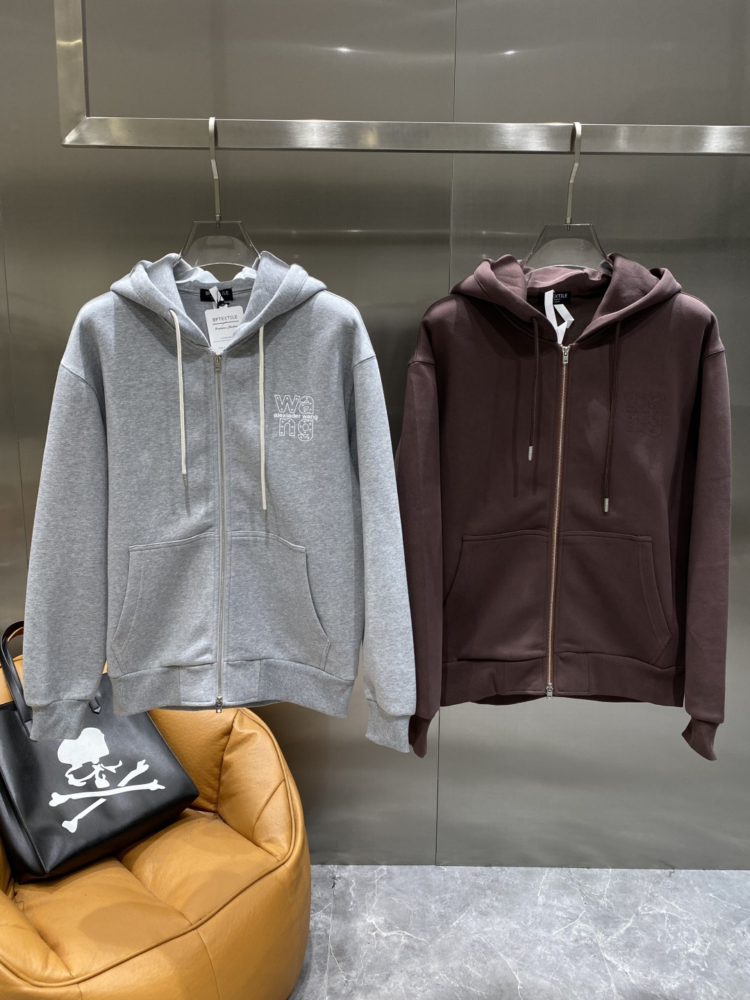 《𝙉𝙚𝙬🤍🖤亚历山家》2025ss秋冬最新款专柜同款首发！高端时尚休闲开衫外套超正版型上身瞬间变欧巴！简