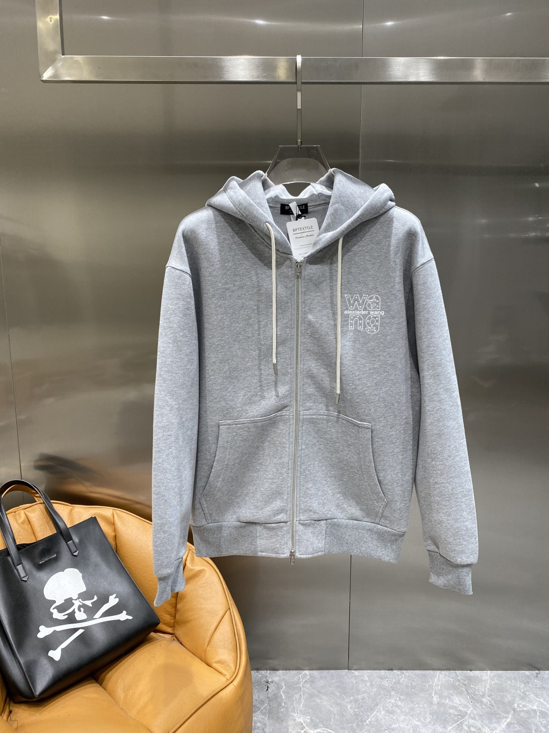 《𝙉𝙚𝙬🤍🖤亚历山家》2025ss秋冬最新款专柜同款首发！高端时尚休闲开衫外套超正版型上身瞬间变欧巴！简