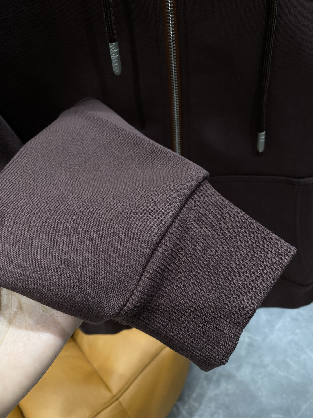 《𝙉𝙚𝙬🤍🖤亚历山家》2025ss秋冬最新款专柜同款首发！高端时尚休闲开衫外套超正版型上身瞬间变欧巴！简