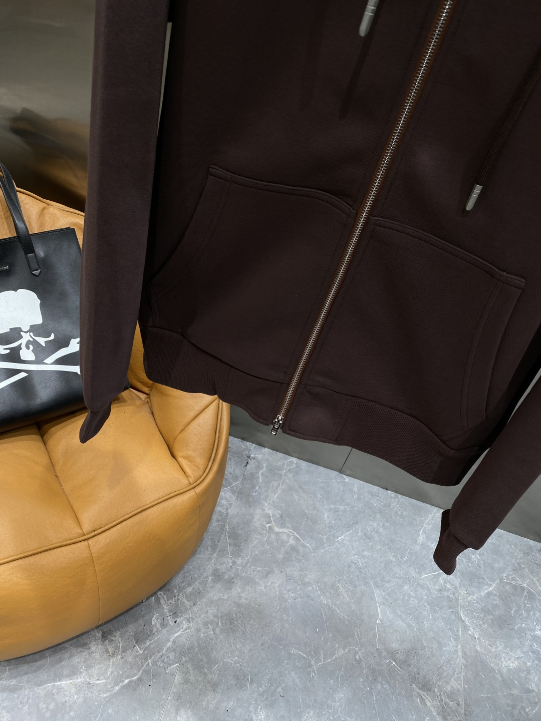 《𝙉𝙚𝙬🤍🖤亚历山家》2025ss秋冬最新款专柜同款首发！高端时尚休闲开衫外套超正版型上身瞬间变欧巴！简