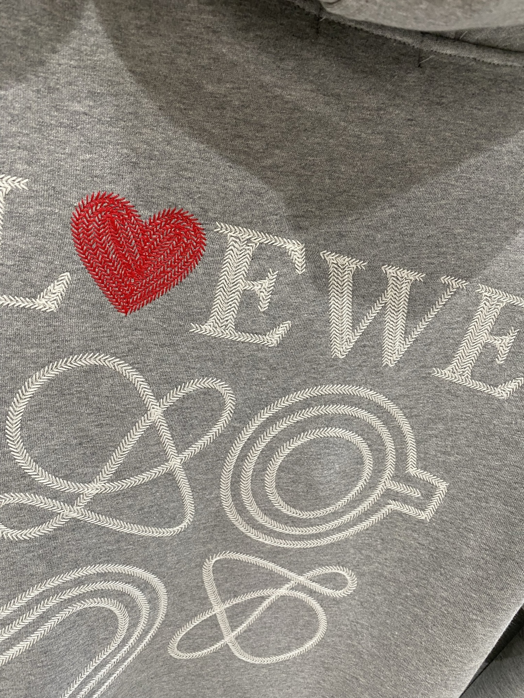 《𝙉𝙚𝙬🤍🖤罗家》2025最新卫衣，独家发售！原版复刻，独家设计，超强工艺！极其奢华！版型超赞！尺码 M