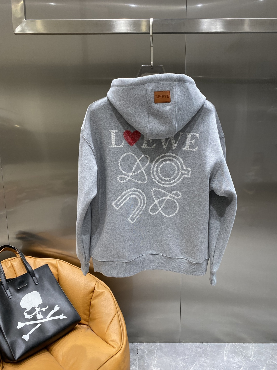 《𝙉𝙚𝙬🤍🖤罗家》2025最新卫衣，独家发售！原版复刻，独家设计，超强工艺！极其奢华！版型超赞！尺码 M