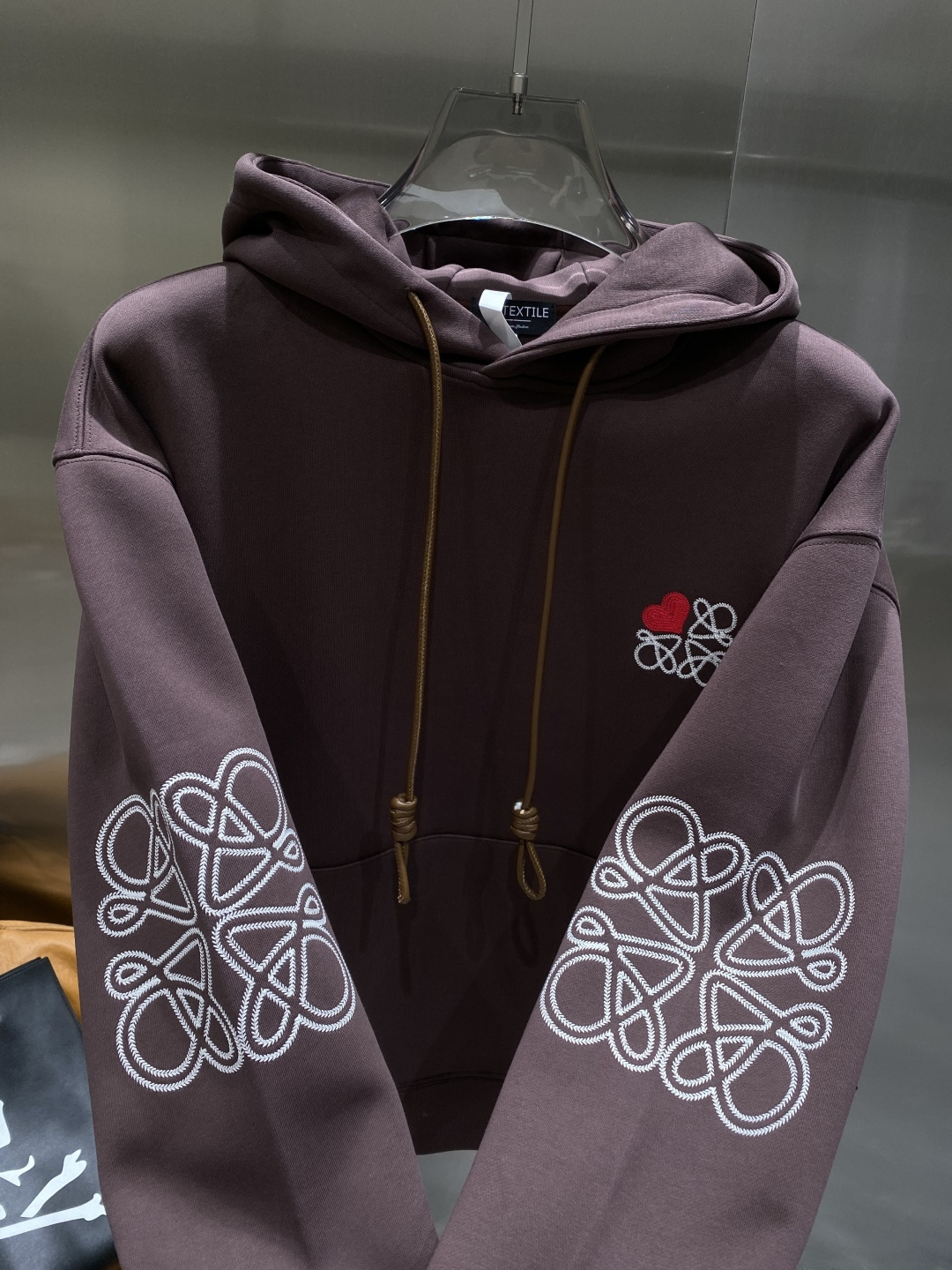 《𝙉𝙚𝙬🤍🖤罗家》2025最新卫衣，独家发售！原版复刻，独家设计，超强工艺！极其奢华！版型超赞！尺码 M