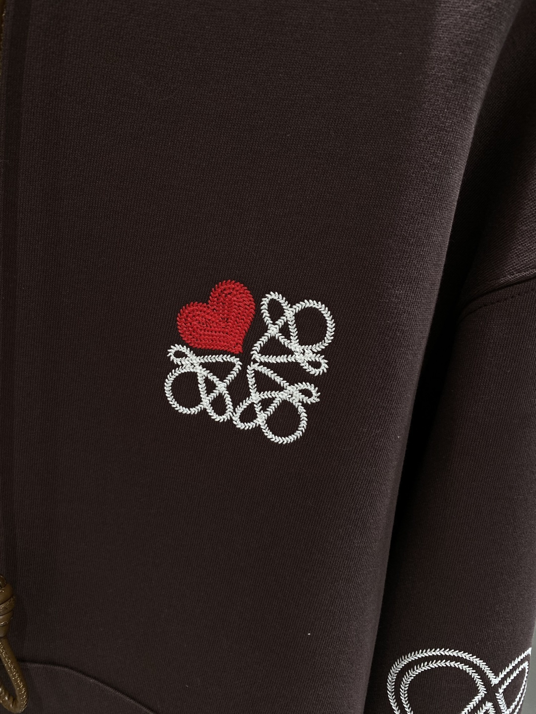 《𝙉𝙚𝙬🤍🖤罗家》2025最新卫衣，独家发售！原版复刻，独家设计，超强工艺！极其奢华！版型超赞！尺码 M