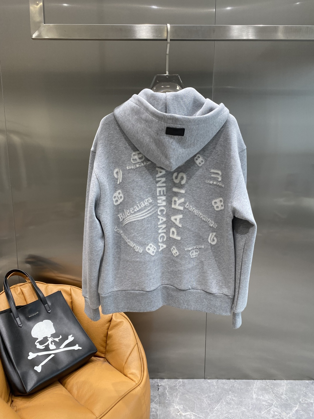 《𝙉𝙚𝙬🤍🖤亚历山家》2025ss秋冬最新款专柜同款首发！高端时尚休闲开衫外套超正版型上身瞬间变欧巴！简