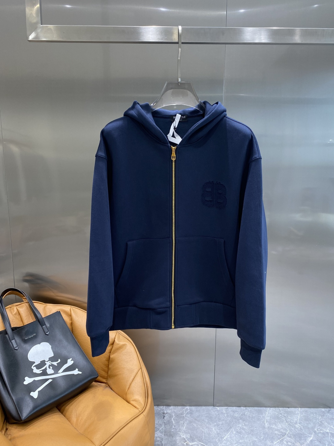 《𝙉𝙚𝙬🤍🖤亚历山家》2025ss秋冬最新款专柜同款首发！高端时尚休闲开衫外套超正版型上身瞬间变欧巴！简