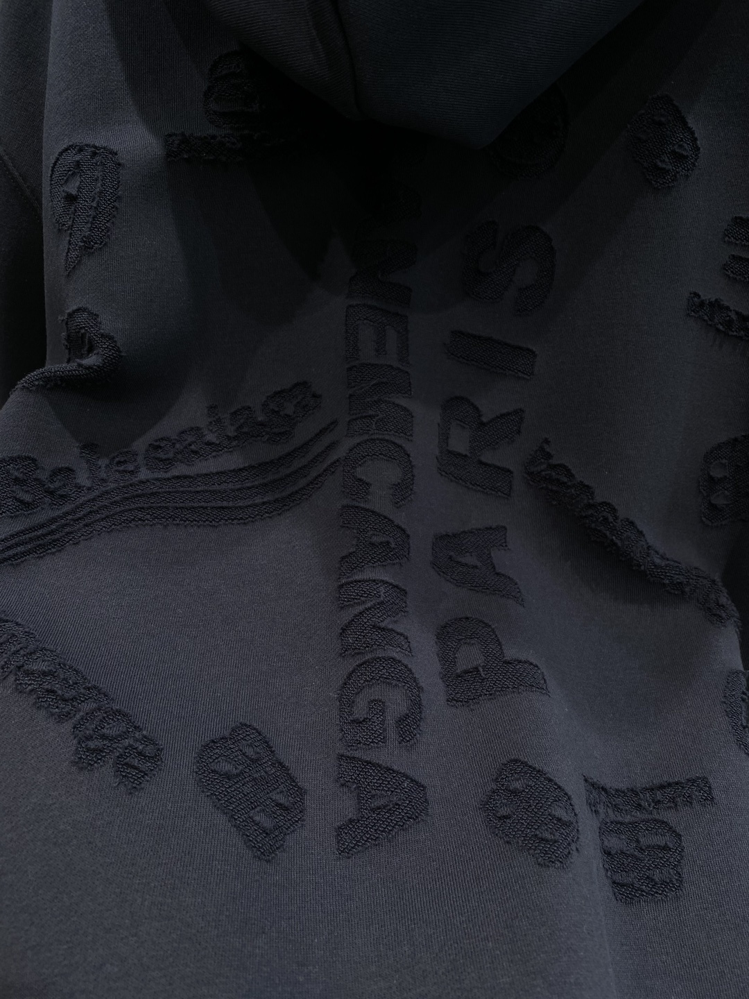 《𝙉𝙚𝙬🤍🖤亚历山家》2025ss秋冬最新款专柜同款首发！高端时尚休闲开衫外套超正版型上身瞬间变欧巴！简