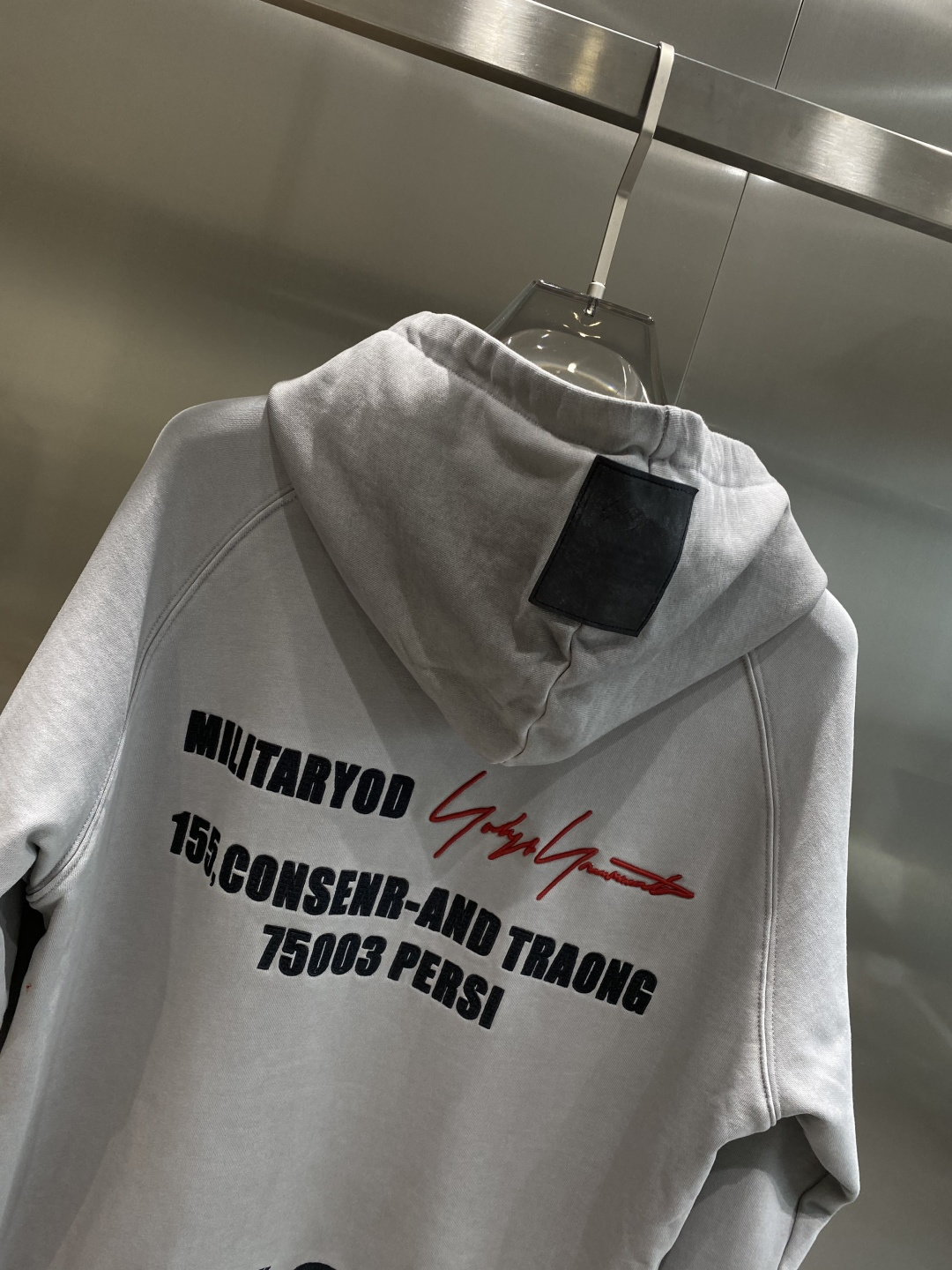 《𝙉𝙚𝙬🤍🖤Y3家》2025最新款卫衣，独家发售！原版复刻，独家设计，超强工艺！极其奢华！版型超赞！尺码