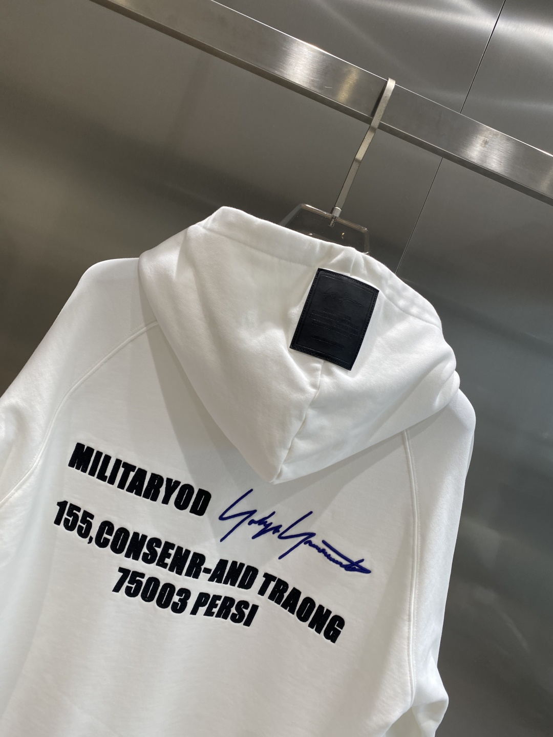 《𝙉𝙚𝙬🤍🖤Y3家》2025最新款卫衣，独家发售！原版复刻，独家设计，超强工艺！极其奢华！版型超赞！尺码