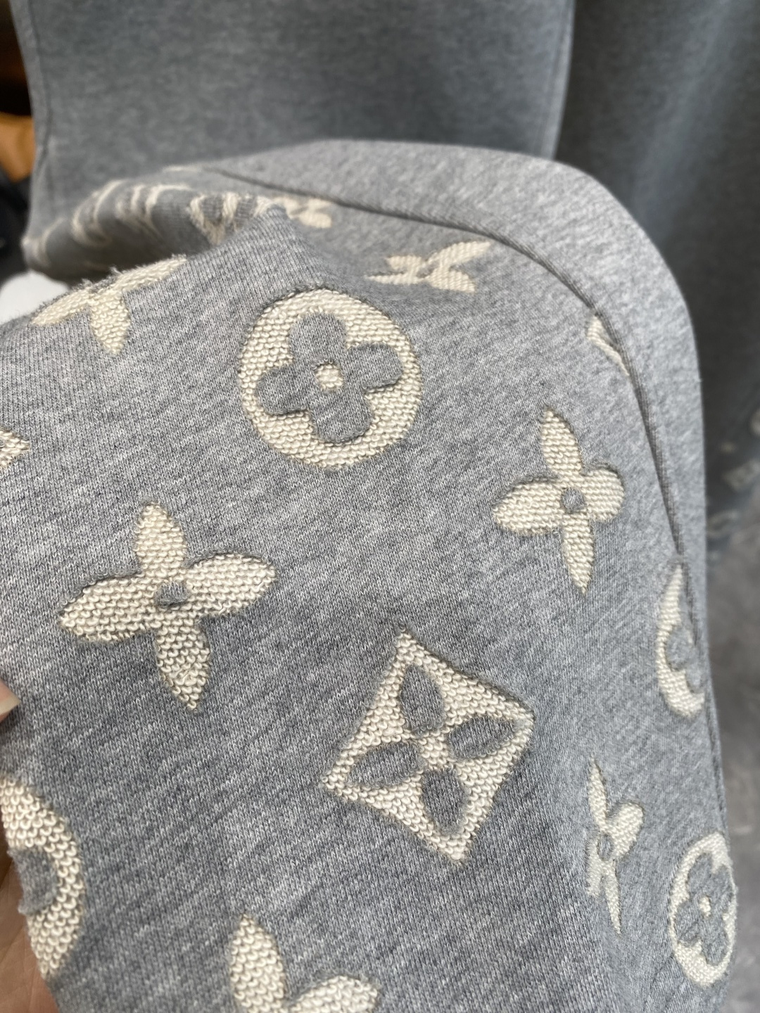 《𝙉𝙚𝙬🖤🤍驴家》2025专柜新品大爆款高端休闲裤松紧裤！奢华品牌logo重工艺点缀 随意进出专柜，高端