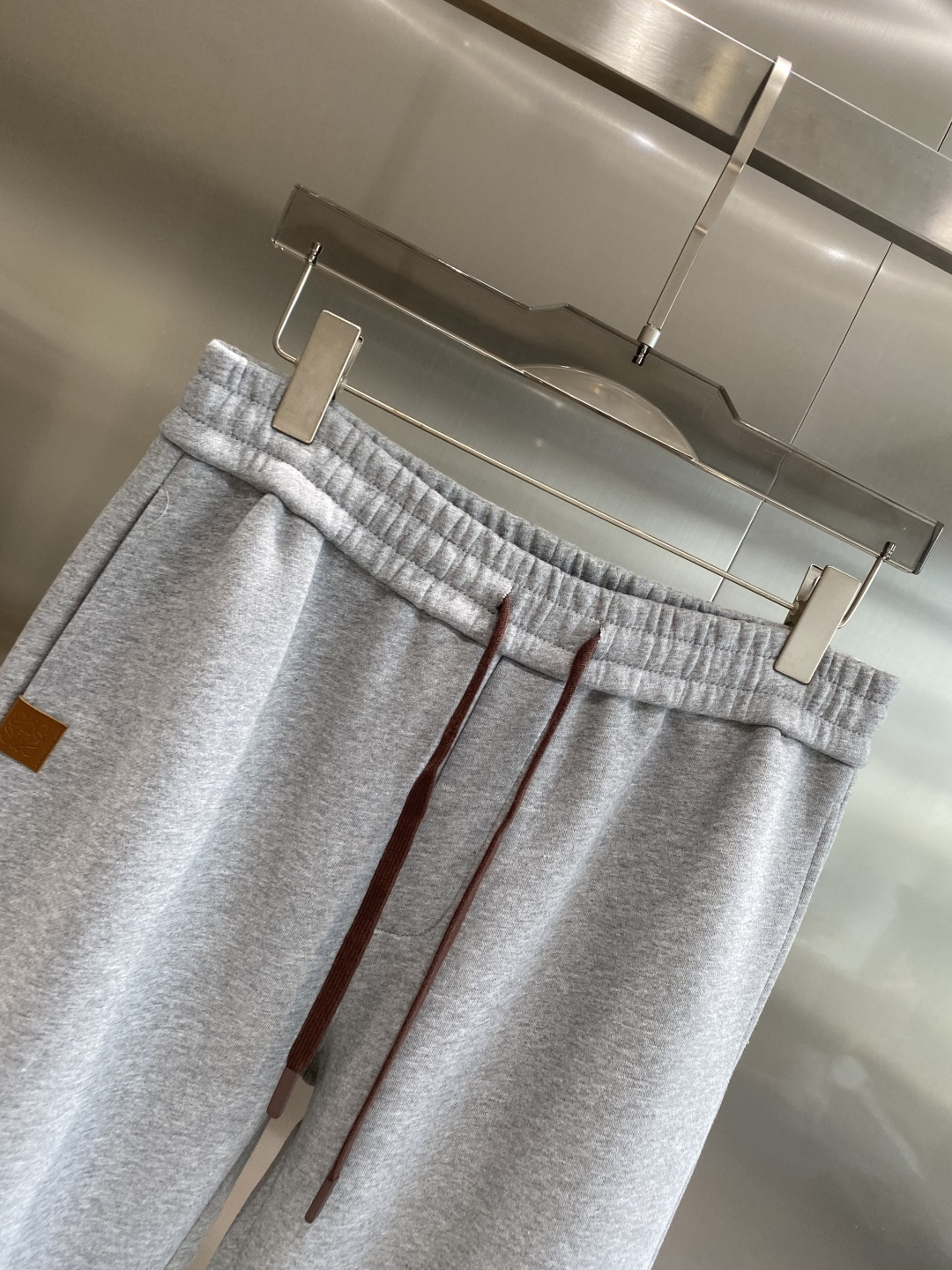 《𝙉𝙚𝙬🖤🤍罗家》2025专柜新品大爆款高端休闲裤松紧裤！奢华品牌logo重工艺点缀 随意进出专柜，高端