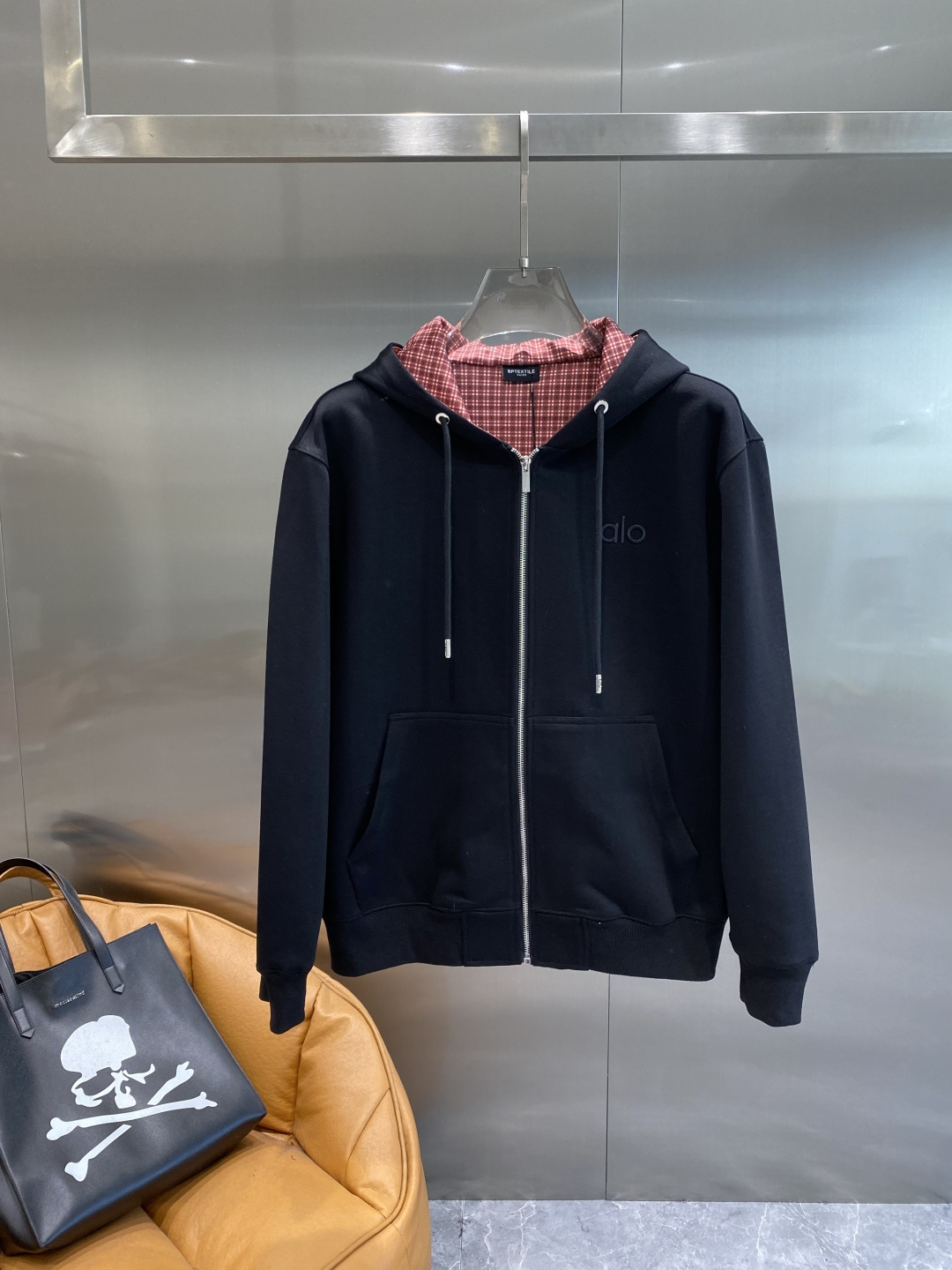 《𝙉𝙚𝙬🤍🖤alo家》2025ss秋冬最新款专柜同款首发！高端时尚休闲开衫外套超正版型上身瞬间变欧巴！简