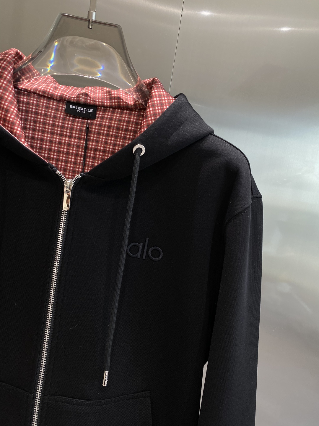 《𝙉𝙚𝙬🤍🖤alo家》2025ss秋冬最新款专柜同款首发！高端时尚休闲开衫外套超正版型上身瞬间变欧巴！简