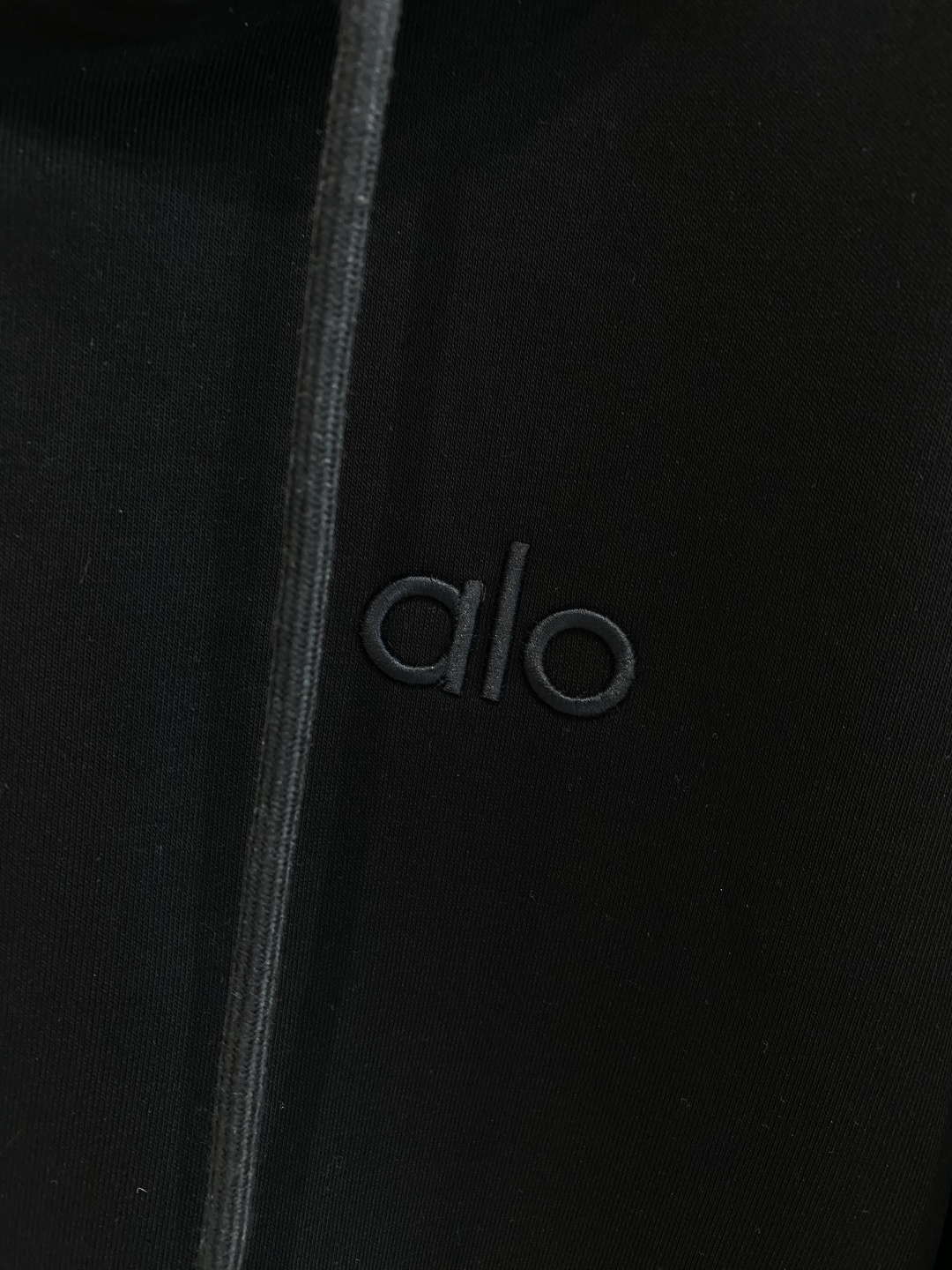 《𝙉𝙚𝙬🤍🖤alo家》2025ss秋冬最新款专柜同款首发！高端时尚休闲开衫外套超正版型上身瞬间变欧巴！简