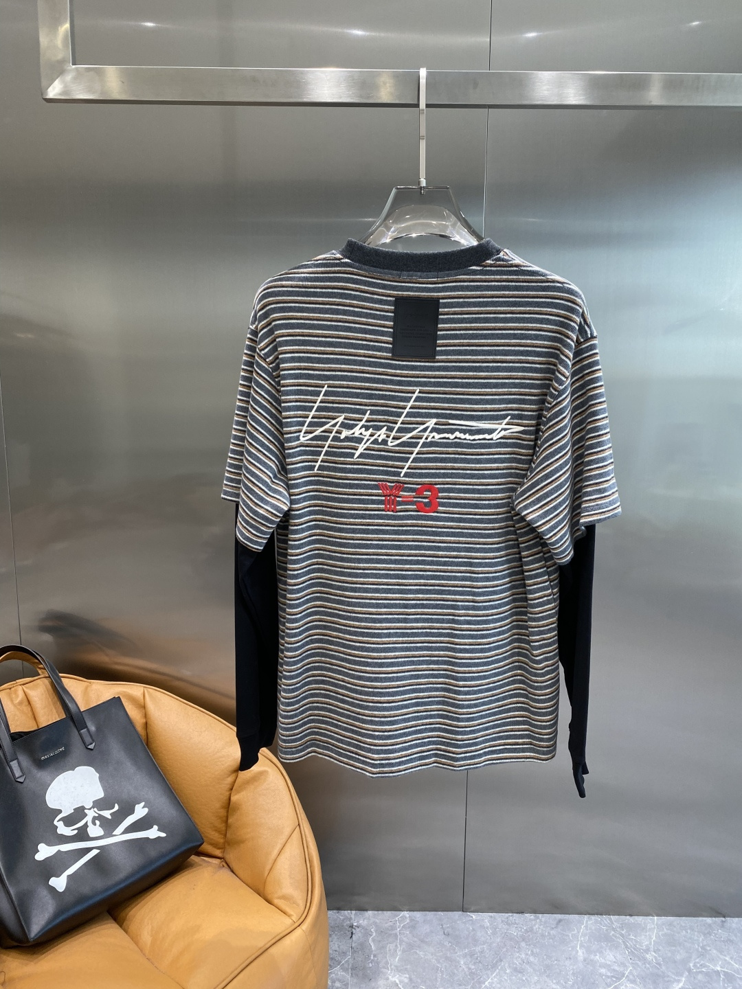 《𝙉𝙚𝙬🤍🖤Y3家》2025秋冬专柜新款 时尚休闲打底衫长袖T恤，精选进口高密度双面拉架棉面料，精致原版