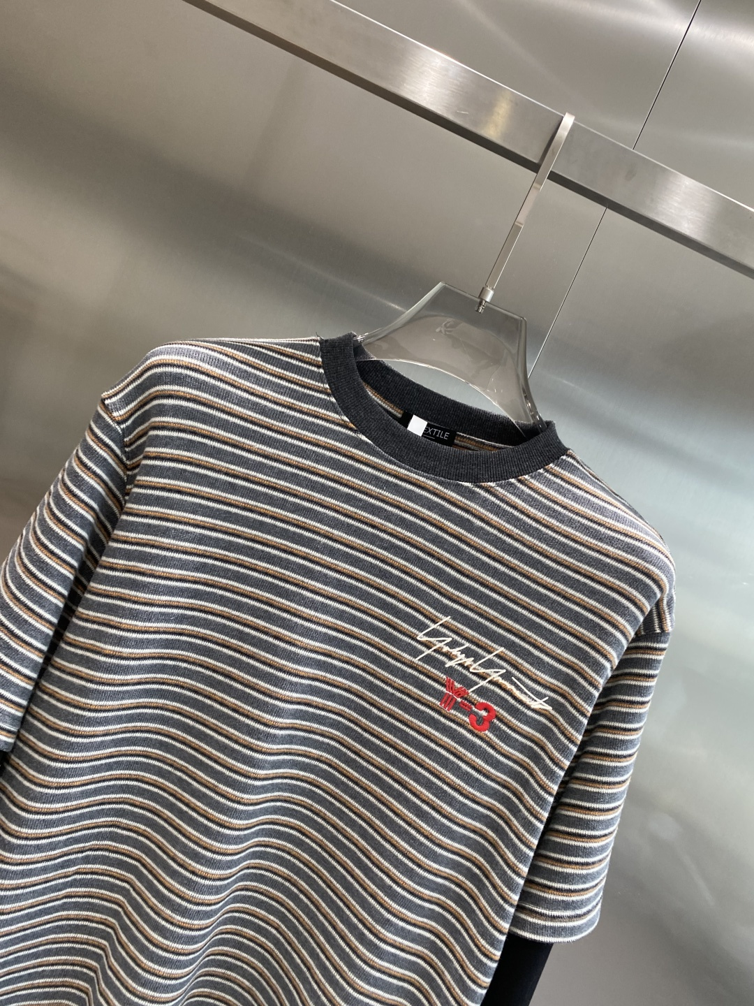 《𝙉𝙚𝙬🤍🖤Y3家》2025秋冬专柜新款 时尚休闲打底衫长袖T恤，精选进口高密度双面拉架棉面料，精致原版