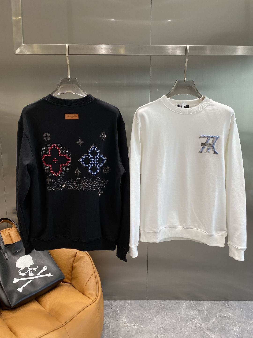 《𝙉𝙚𝙬🤍🖤驴家》2025最新卫衣，独家发售！原版复刻，独家设计，超强工艺！极其奢华！版型超赞！尺码 M