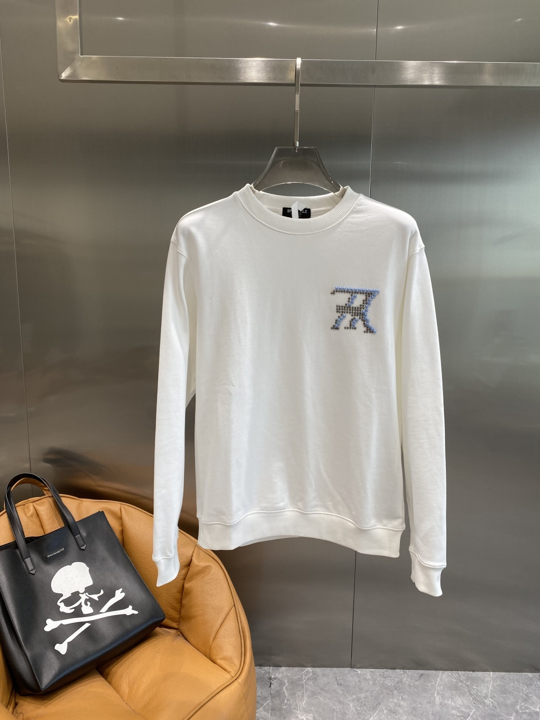 《𝙉𝙚𝙬🤍🖤驴家》2025最新卫衣，独家发售！原版复刻，独家设计，超强工艺！极其奢华！版型超赞！尺码 M