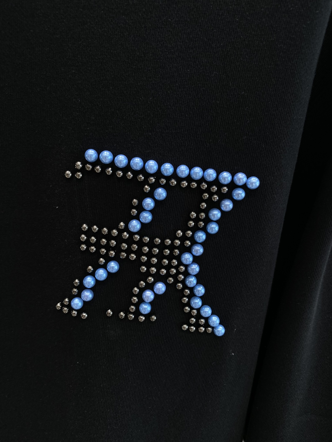 《𝙉𝙚𝙬🤍🖤驴家》2025最新卫衣，独家发售！原版复刻，独家设计，超强工艺！极其奢华！版型超赞！尺码 M