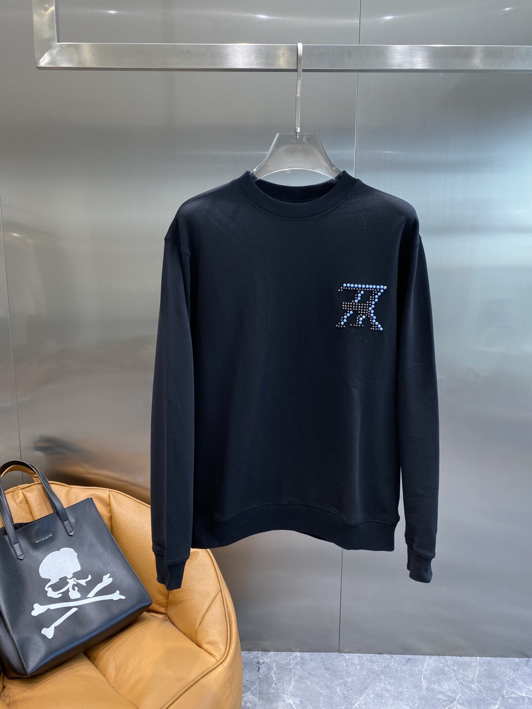 《𝙉𝙚𝙬🤍🖤驴家》2025最新卫衣，独家发售！原版复刻，独家设计，超强工艺！极其奢华！版型超赞！尺码 M