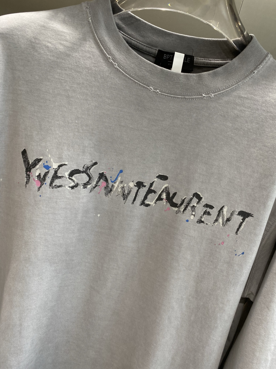 《𝙉𝙚𝙬🤍🖤圣罗家》2025秋冬专柜新款 时尚休闲打底衫长袖T恤，精选进口高密度双面拉架棉面料，精致原版