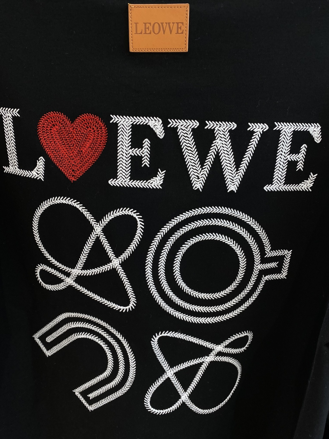 《𝙉𝙚𝙬🤍🖤罗家》2025秋冬专柜新款 时尚休闲打底衫长袖T恤，精选进口高密度双面拉架棉面料，精致原版l