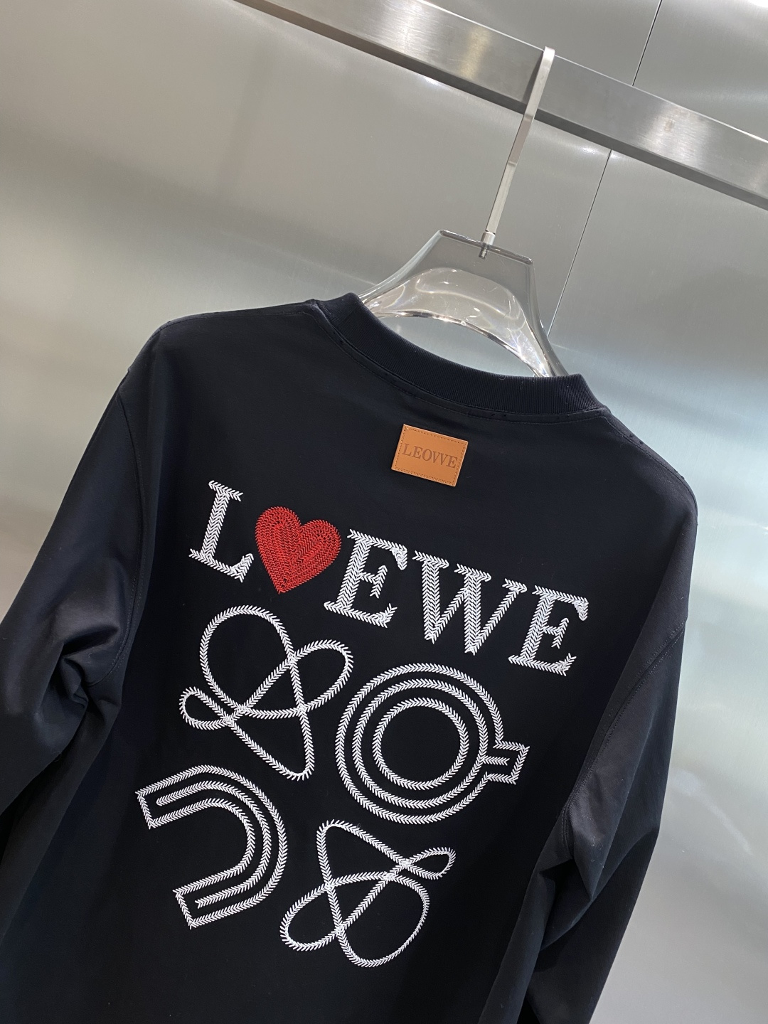 《𝙉𝙚𝙬🤍🖤罗家》2025秋冬专柜新款 时尚休闲打底衫长袖T恤，精选进口高密度双面拉架棉面料，精致原版l