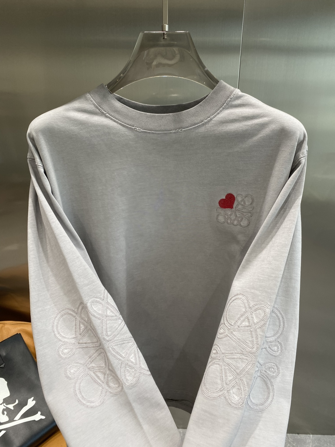 《𝙉𝙚𝙬🤍🖤罗家》2025秋冬专柜新款 时尚休闲打底衫长袖T恤，精选进口高密度双面拉架棉面料，精致原版l