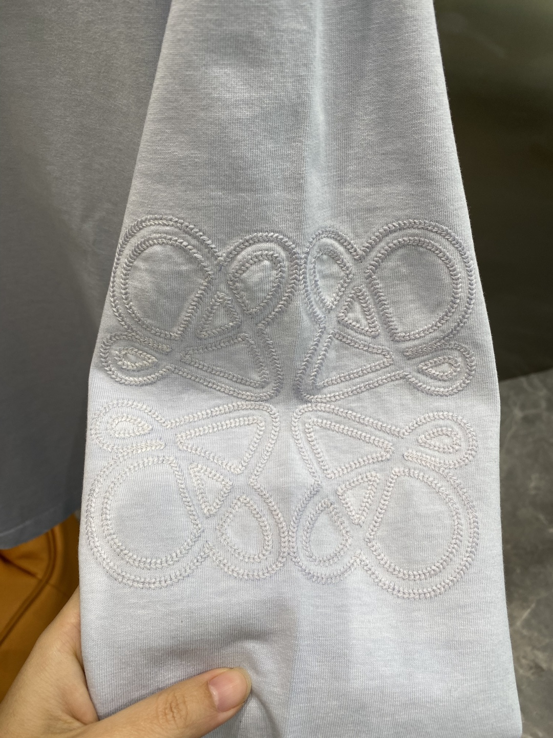 《𝙉𝙚𝙬🤍🖤罗家》2025秋冬专柜新款 时尚休闲打底衫长袖T恤，精选进口高密度双面拉架棉面料，精致原版l