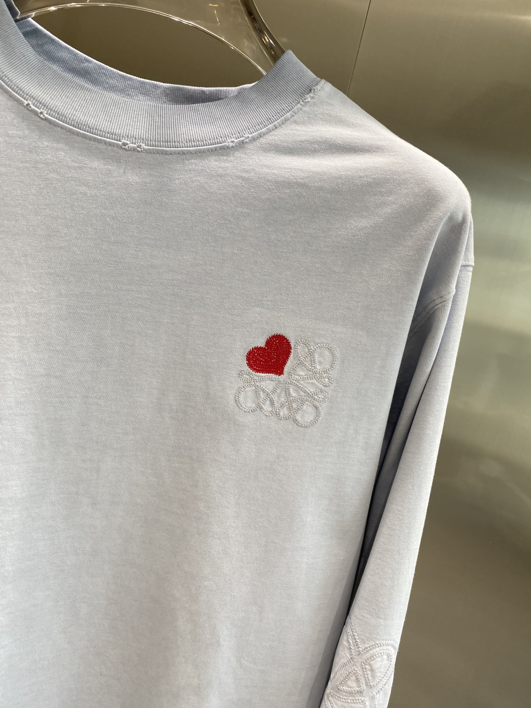 《𝙉𝙚𝙬🤍🖤罗家》2025秋冬专柜新款 时尚休闲打底衫长袖T恤，精选进口高密度双面拉架棉面料，精致原版l