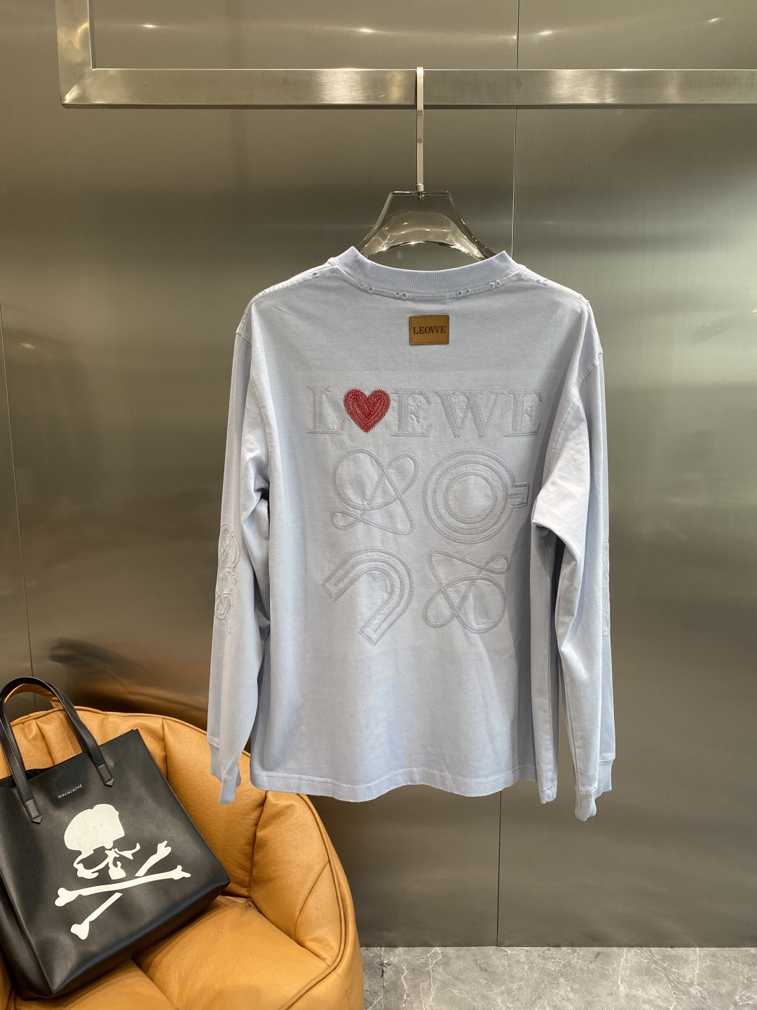 《𝙉𝙚𝙬🤍🖤罗家》2025秋冬专柜新款 时尚休闲打底衫长袖T恤，精选进口高密度双面拉架棉面料，精致原版l