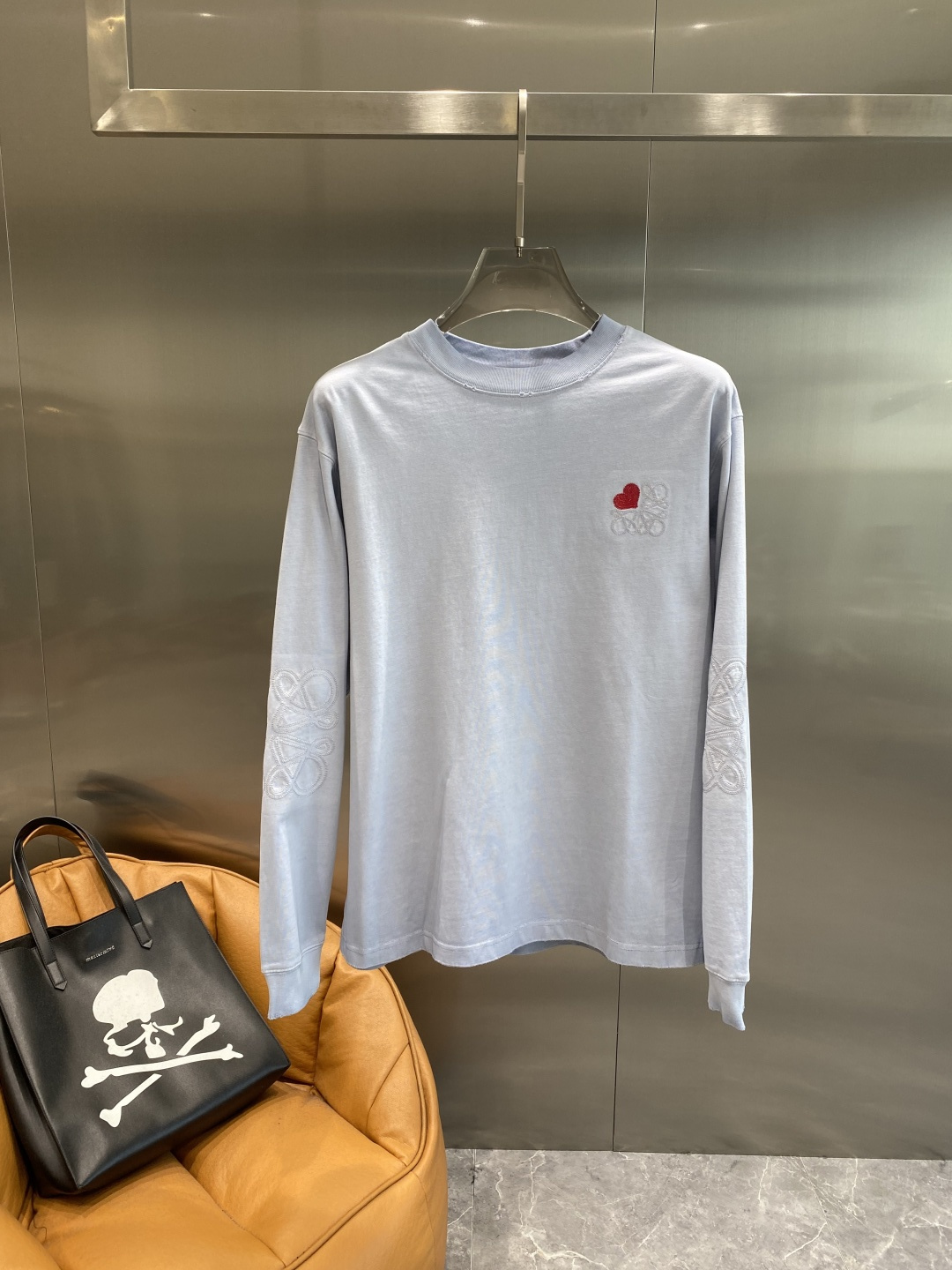 《𝙉𝙚𝙬🤍🖤罗家》2025秋冬专柜新款 时尚休闲打底衫长袖T恤，精选进口高密度双面拉架棉面料，精致原版l