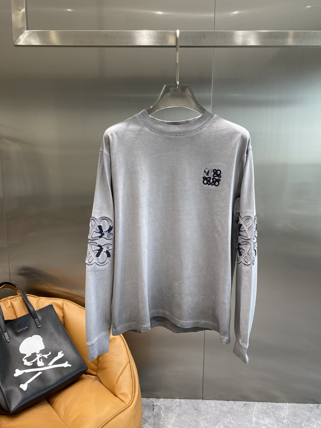 《𝙉𝙚𝙬🤍🖤罗家》2025秋冬专柜新款 时尚休闲打底衫长袖T恤，精选进口高密度双面拉架棉面料，精致原版l