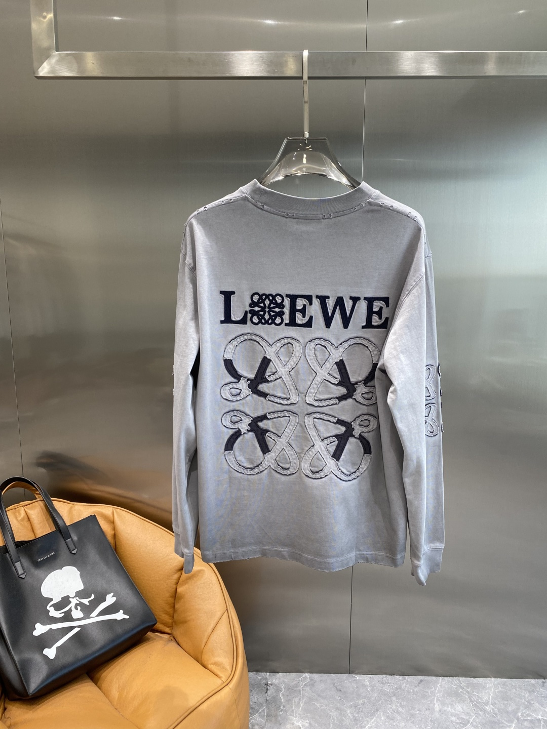 《𝙉𝙚𝙬🤍🖤罗家》2025秋冬专柜新款 时尚休闲打底衫长袖T恤，精选进口高密度双面拉架棉面料，精致原版l