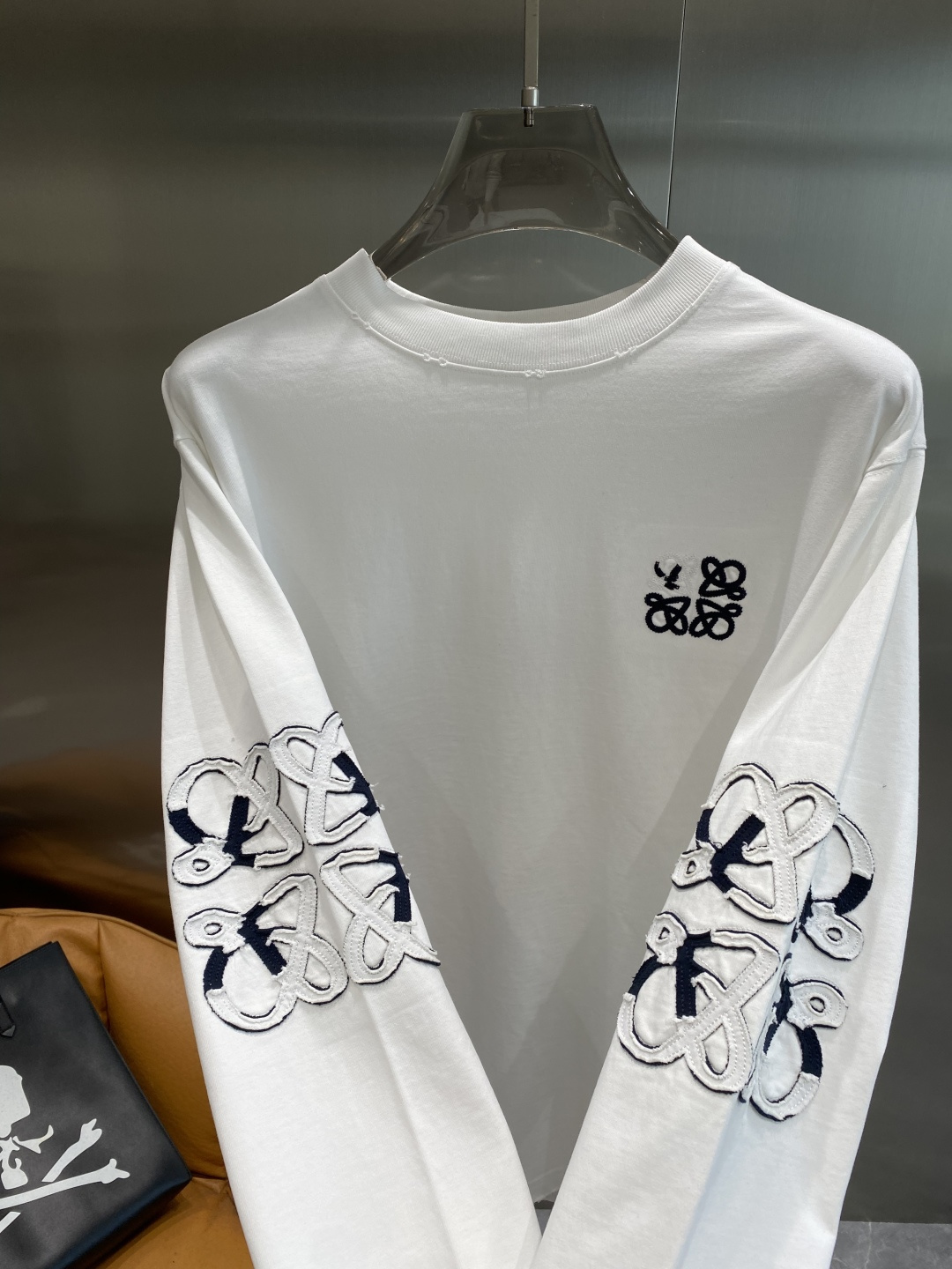 《𝙉𝙚𝙬🤍🖤罗家》2025秋冬专柜新款 时尚休闲打底衫长袖T恤，精选进口高密度双面拉架棉面料，精致原版l