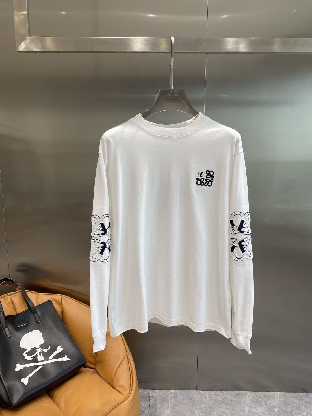 《𝙉𝙚𝙬🤍🖤罗家》2025秋冬专柜新款 时尚休闲打底衫长袖T恤，精选进口高密度双面拉架棉面料，精致原版l