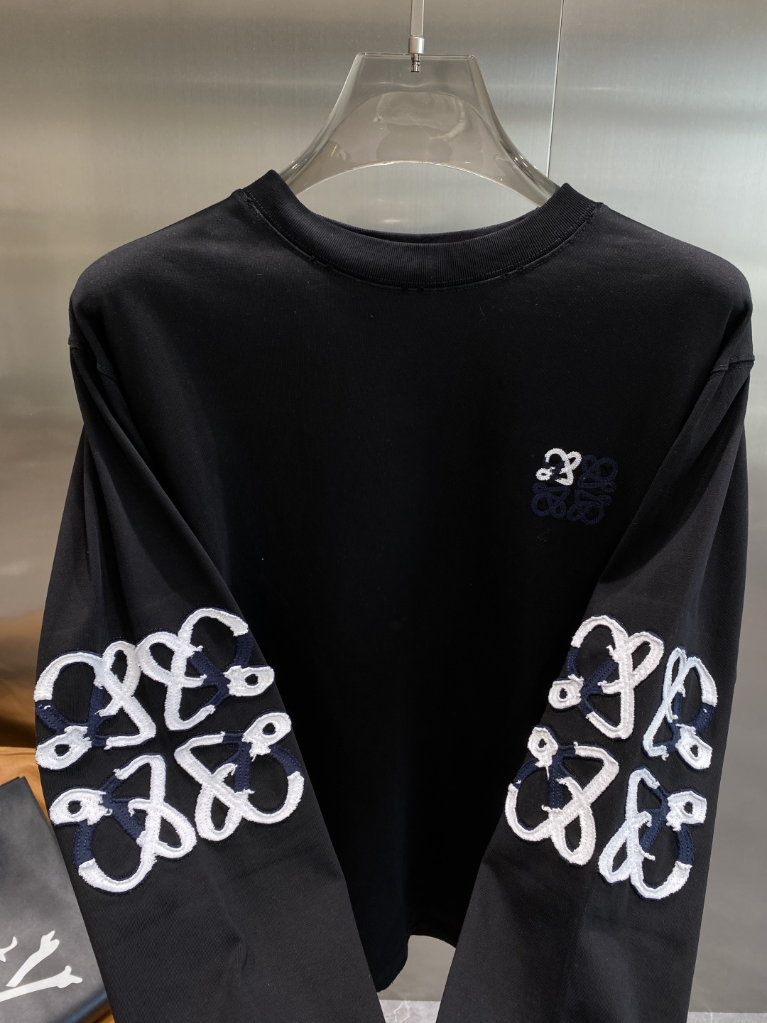 《𝙉𝙚𝙬🤍🖤罗家》2025秋冬专柜新款 时尚休闲打底衫长袖T恤，精选进口高密度双面拉架棉面料，精致原版l