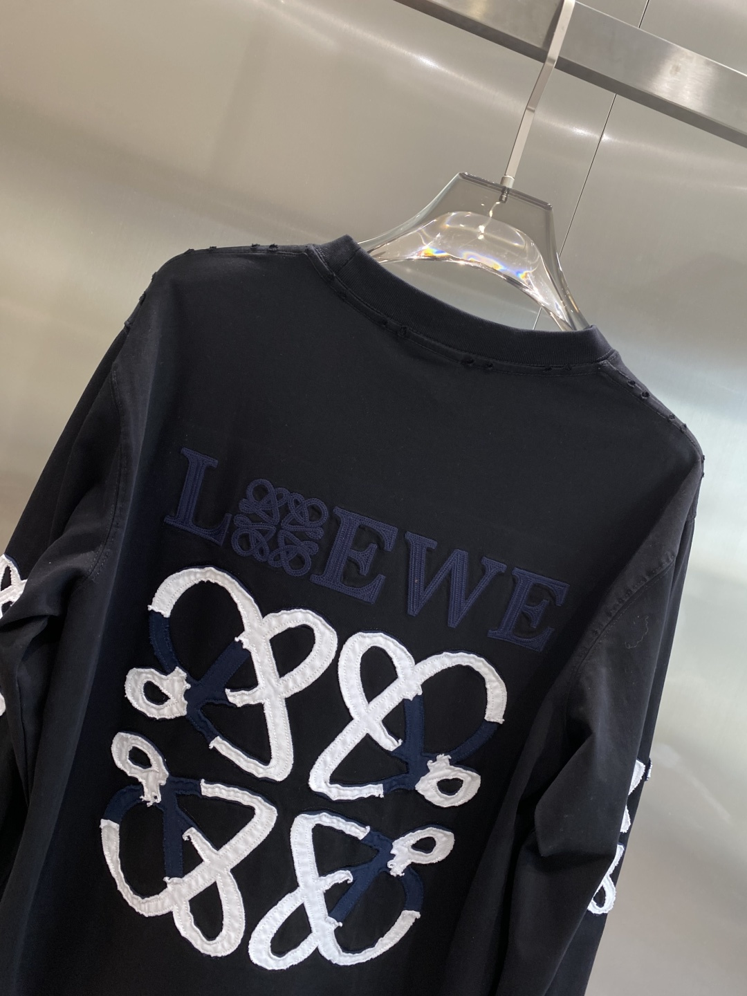 《𝙉𝙚𝙬🤍🖤罗家》2025秋冬专柜新款 时尚休闲打底衫长袖T恤，精选进口高密度双面拉架棉面料，精致原版l